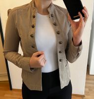 Super elegante Jacke mit Metall Knöpfen und Puffärmeln Nordrhein-Westfalen - Ratingen Vorschau