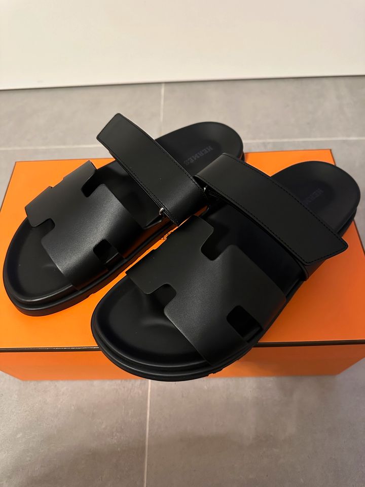 Hermes Chypre Sandalen Gr. 40 Schwarz Neu in Mannheim