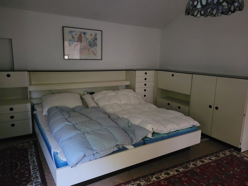 weiß schwarzes Design Schlafzimmer 70er Jahre mit Zubehör in  Saarbrücken-Dudweiler - Dudweiler