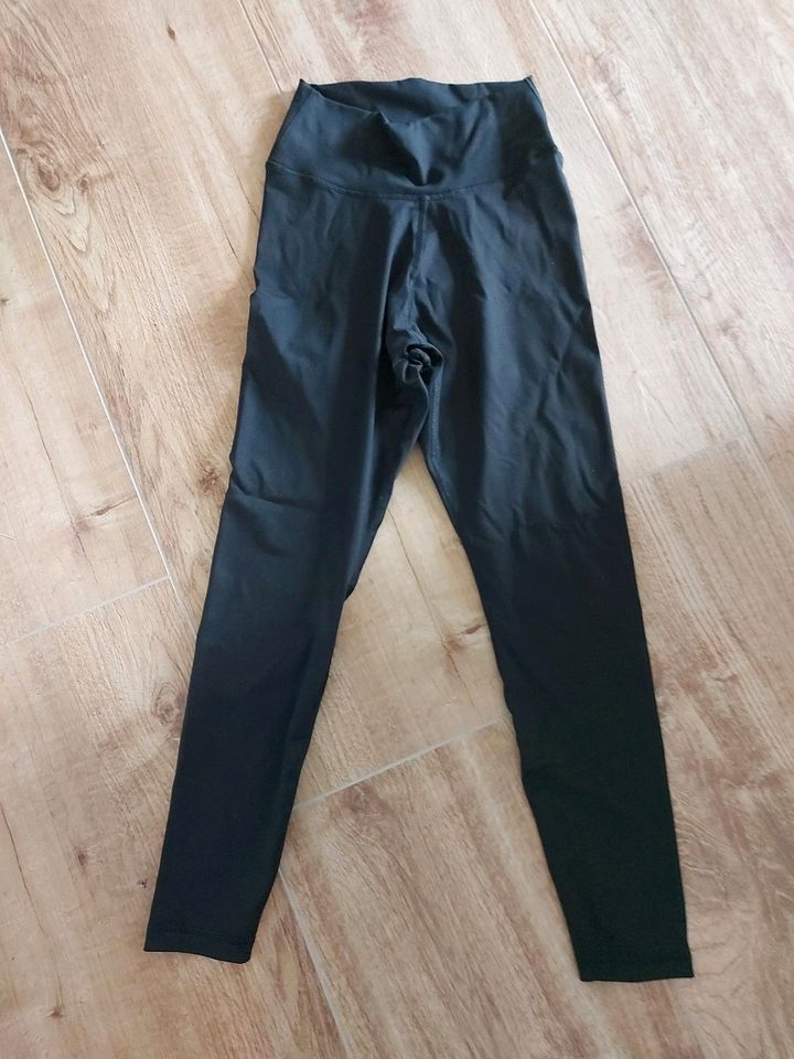 Sporttight crivit 40/42 eher 36/38 Neu in Herrstein