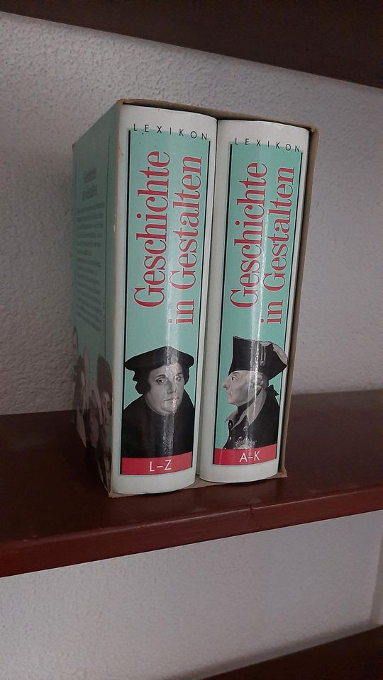 Antiquariat Bücher Konvolut 2 Kisten Krieg Seefahrt Politik Roman in Doberschau