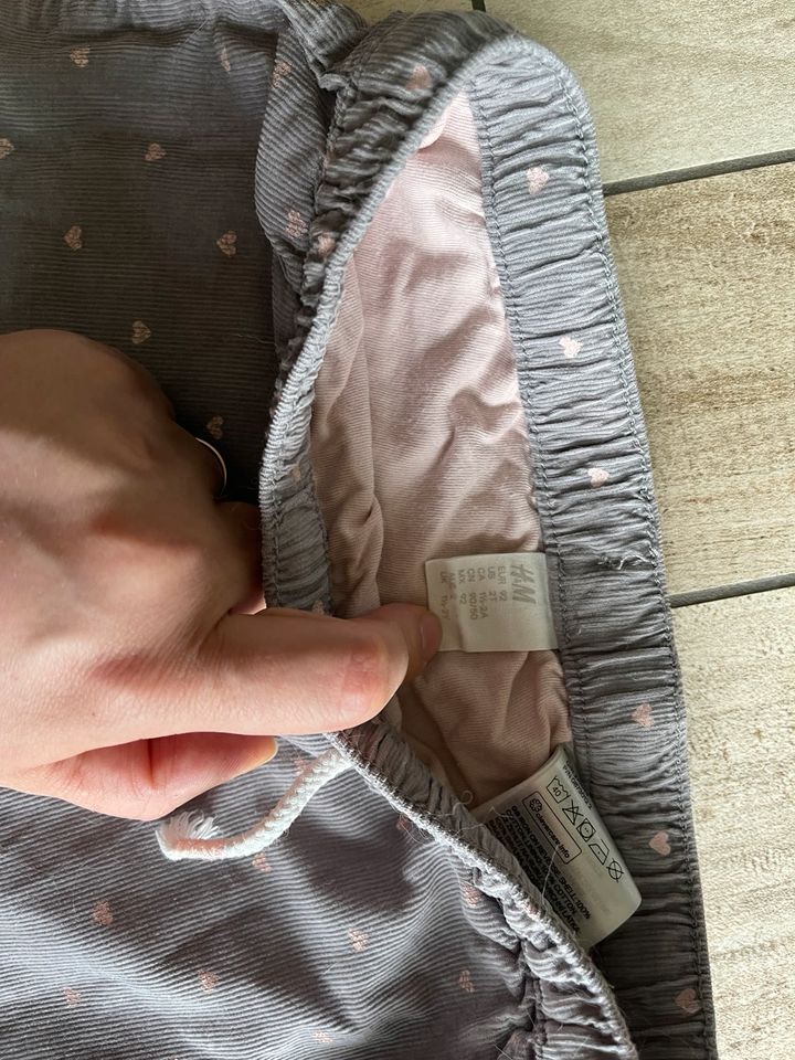 Mädchen Hose Frühling H&M 92 Überhose grau Kinderhose in Prohn