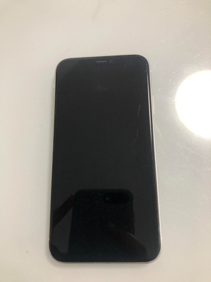 IPhone 11 64 GB guter Zustand in Langenau