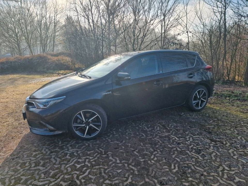 Toyota Auris Hybrid Edition-S+ 1,8-l-VVT-i, LED, NAVI, TÜV NEU in Saarlouis