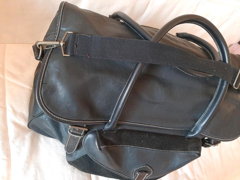 Esprit Weekender Leder Tasche in Berlin