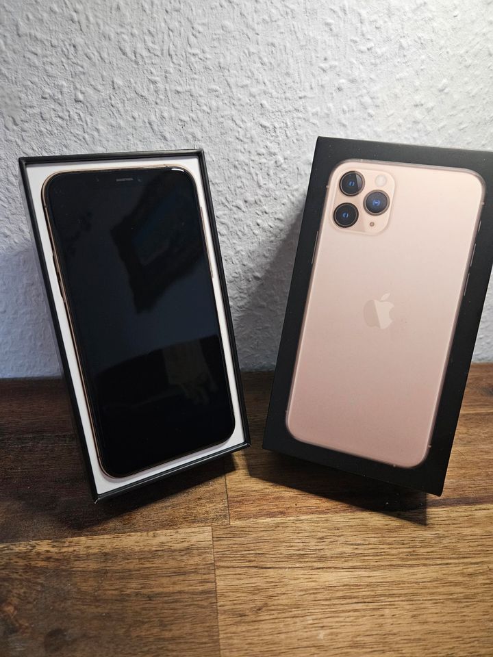 iPhone 11 pro 64gb Gold wie neu in Düsseldorf