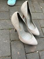 Buffalo high heels grau 40 schlangenleder Hessen - Langenselbold Vorschau