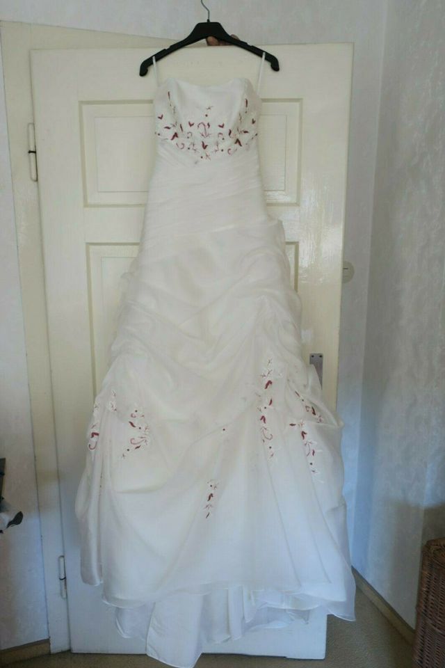 Hochzeitskleid Brautkleid Reifrock Schleier Korsett NP 1500 Euro in Helmstadt