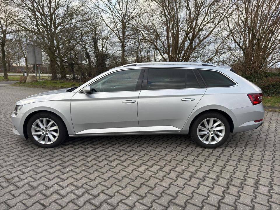 *Skoda Superb III 2.0 TDI Stand Hzg, wenig km, DSG, Navi, Leder in Leer (Ostfriesland)