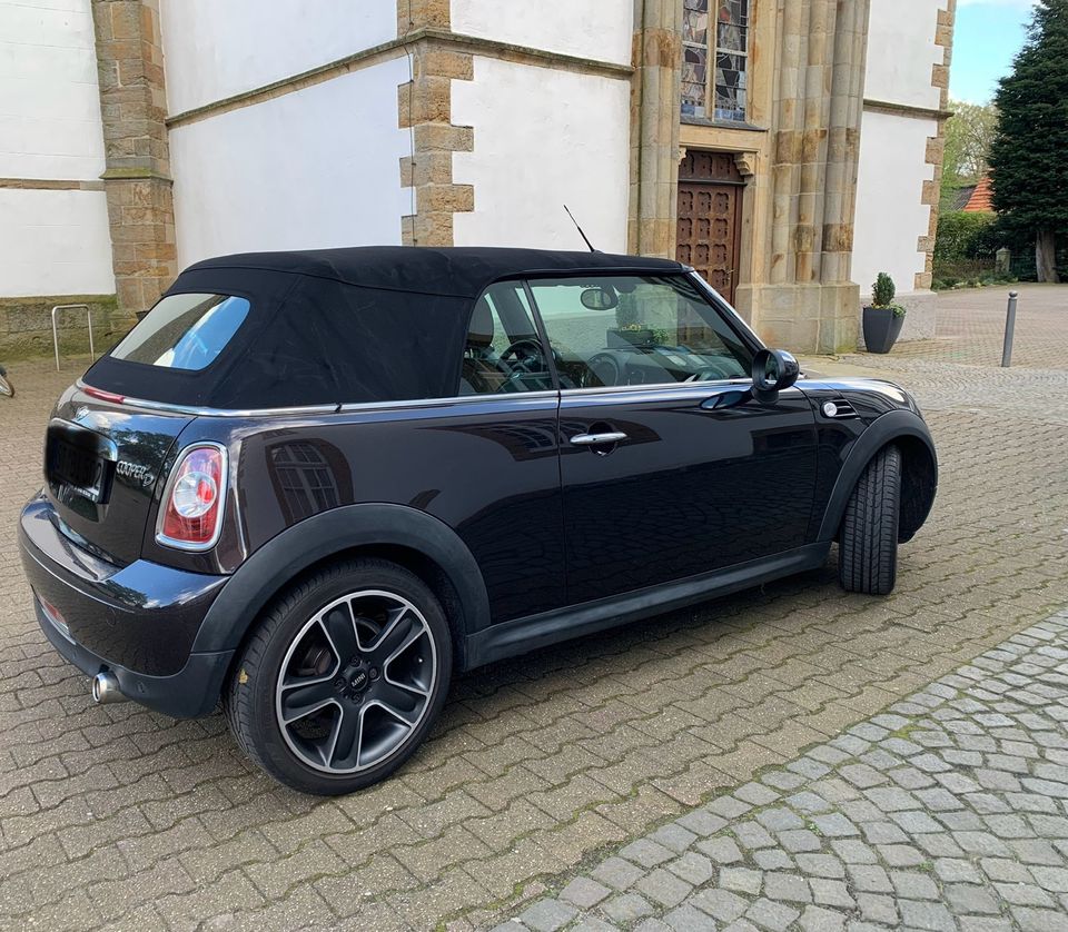 Mini Cooper D Cabriolet in Hopsten