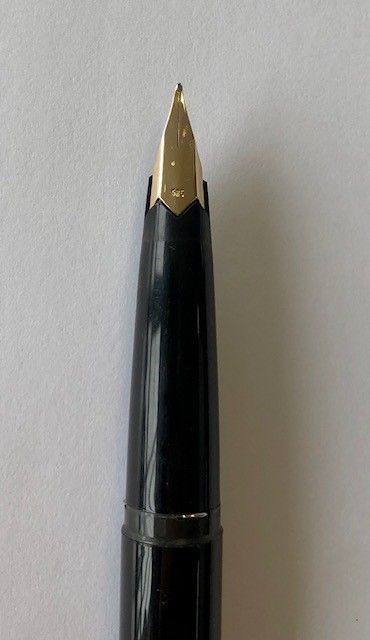 Montblanc Füller Schwarz Nr. 221 Kolbenfüller mit Goldfeder 585 in Velbert