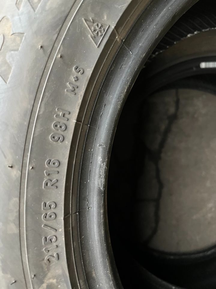 215/65/16 98H Winterreifen Pirelli Dot 2018  6,5mm in Bottrop