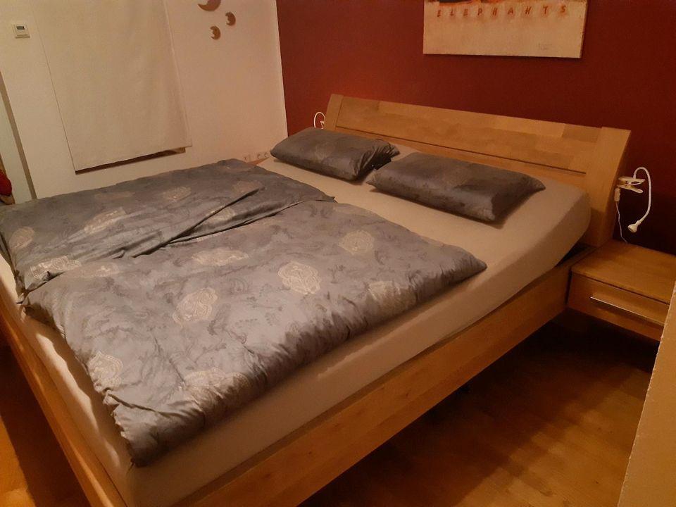 Design Doppelbett 180 x 200 cm Eiche in Lemgo
