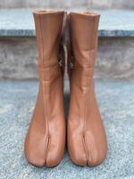 Sehr schöne Stiefel Stiefeletten hellbraun Tabi Style neuwertig Nordrhein-Westfalen - Herford Vorschau