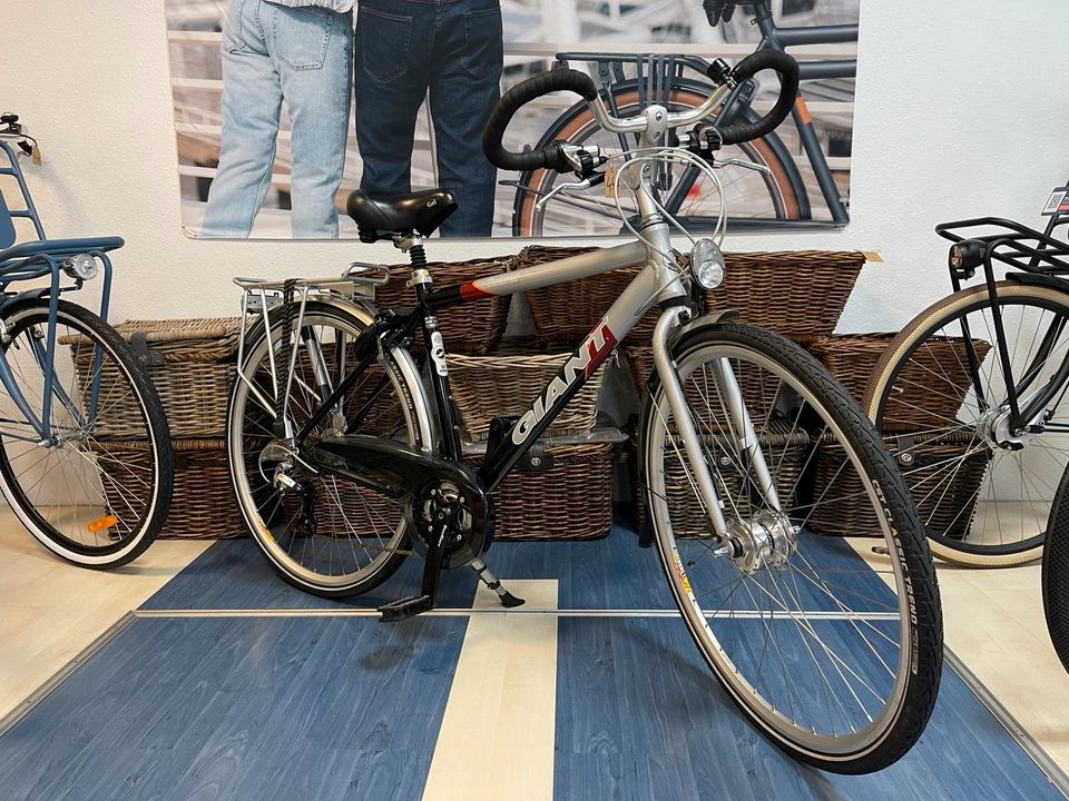 Giant Tourer Hollandrad Herrenfahrrad Fahrrad 28 Zoll in Mönchengladbach