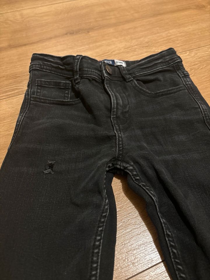 Jeans *okaidi* Gr. 134 in Kerpen