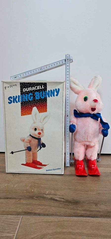 Duracell Hase "Skiing Bunny" / Osterhase in Radebeul