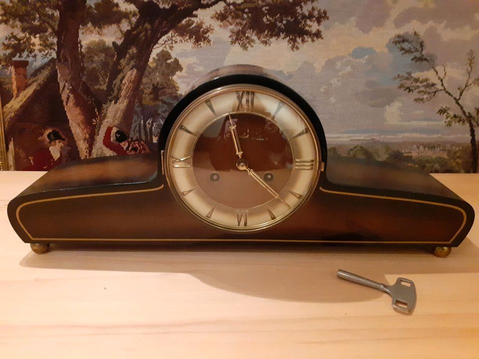 Art Deco Tisch Uhr Schwebeanker in Holzwickede