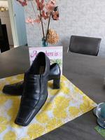 Schuhe ❣️Pumps schwarzes Leder Janet D. Gr.40 Stretcheinsatz Leipzig - Burghausen-Rückmarsdorf Vorschau