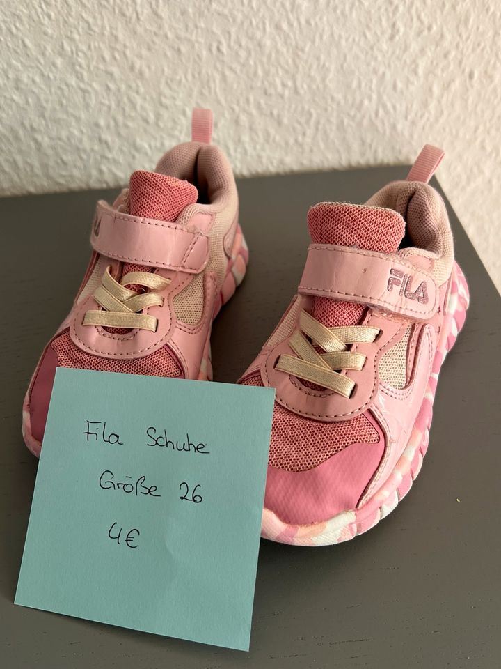 Mädchen Schuhe Fila Größe 26 in Düsseldorf