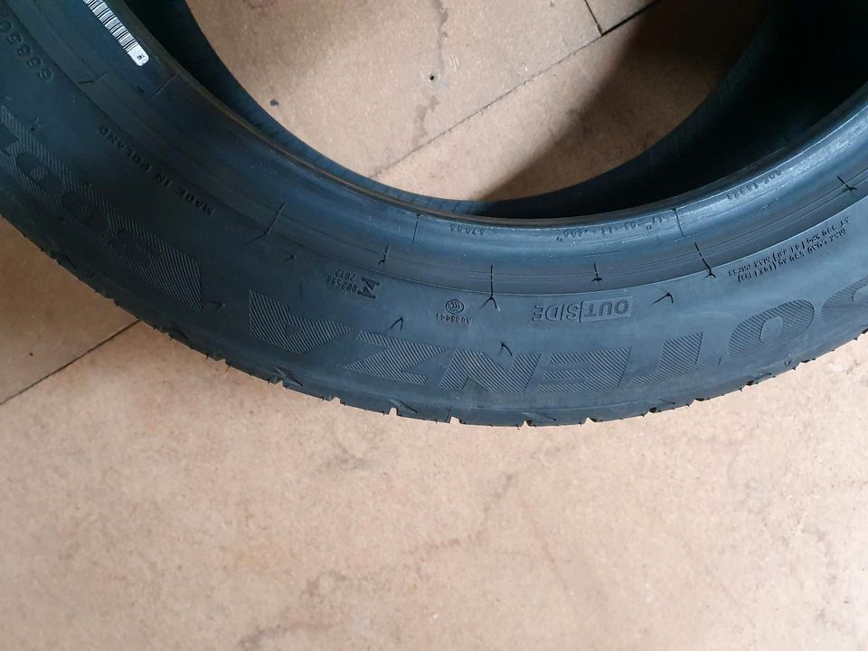 245/45R17 95Y, DOT0218, 2 x Bridgestone in Daun