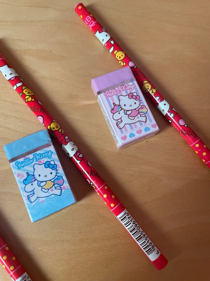 Hello Kitty Bleistift Radiergummi Set von Sanrio in Kaarst