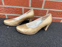 Gabor comfort G Pumps 38 beige Lack Niedersachsen - Seelze Vorschau