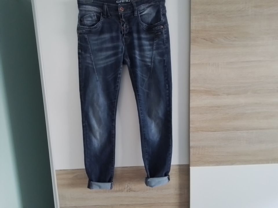 Gang Jeans in Feldkirchen-Westerham