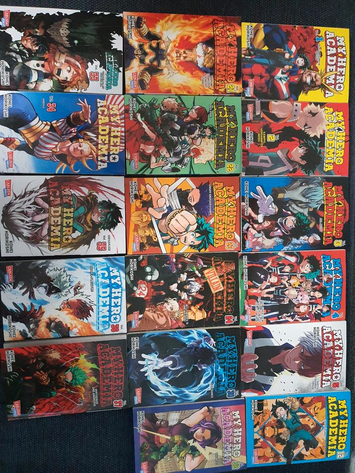 Bücher Sammlung My Heros Academia in Berlin