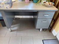 Metall Schreibtisch Arztschreibtisch Tisch Midcentury grau Hessen - Hadamar Vorschau