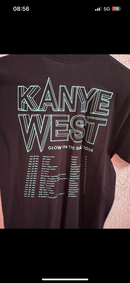 Kanye West Glow In The Dark Tour T-Shirt 2008 in Langgöns