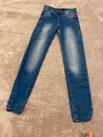 Mädchen Jeans blau Stretch Gr. 146 *Neuwertig* Nordrhein-Westfalen - Holzwickede Vorschau
