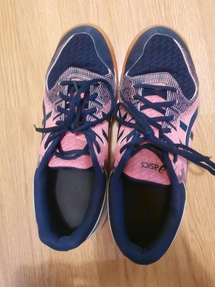 asics|Sportschuhe|Hallenschuhe|Gr. 40 in Düsseldorf