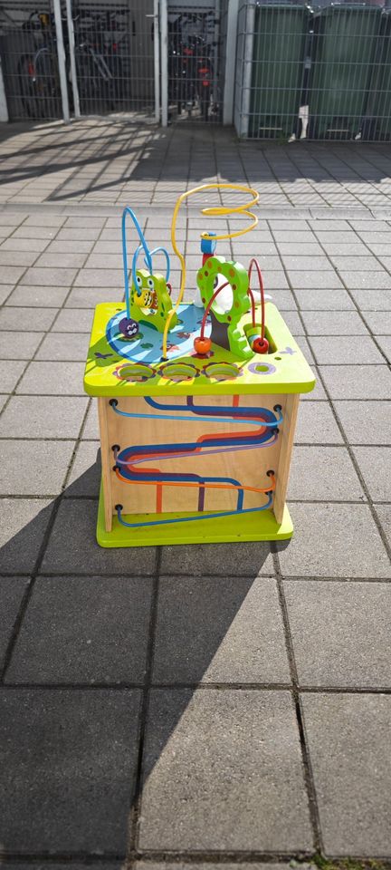 Kinderspielzeug motor skills cube in Karlsruhe