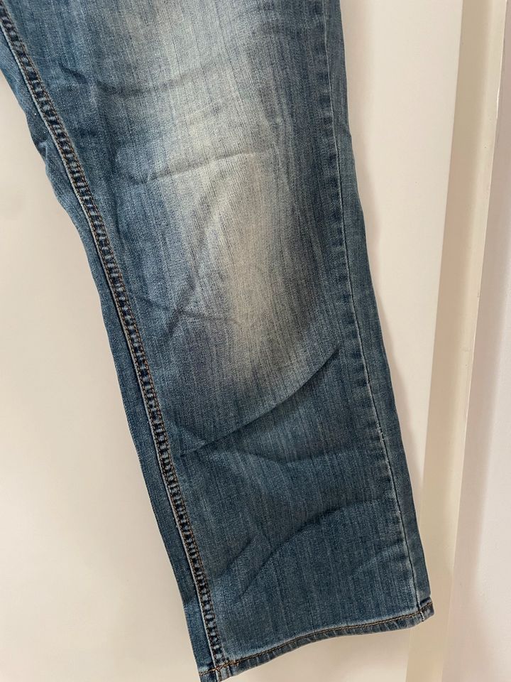 Tom Tailor Jeans Carrie blau Gr. ca. 44 in Hamburg