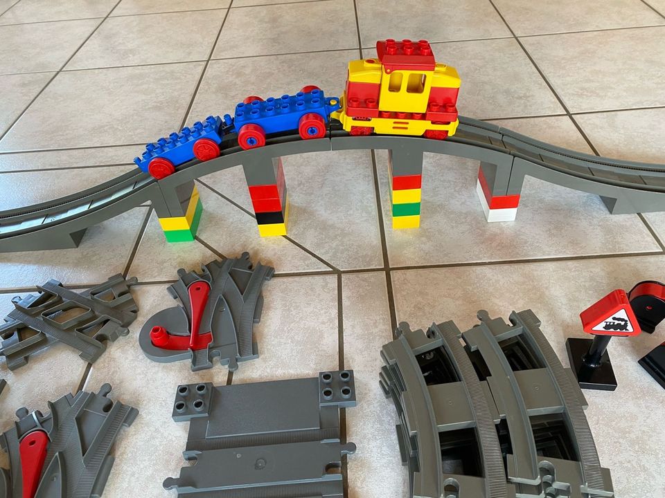 Lego Duplo Eisenbahn mit Batterie in Görwihl