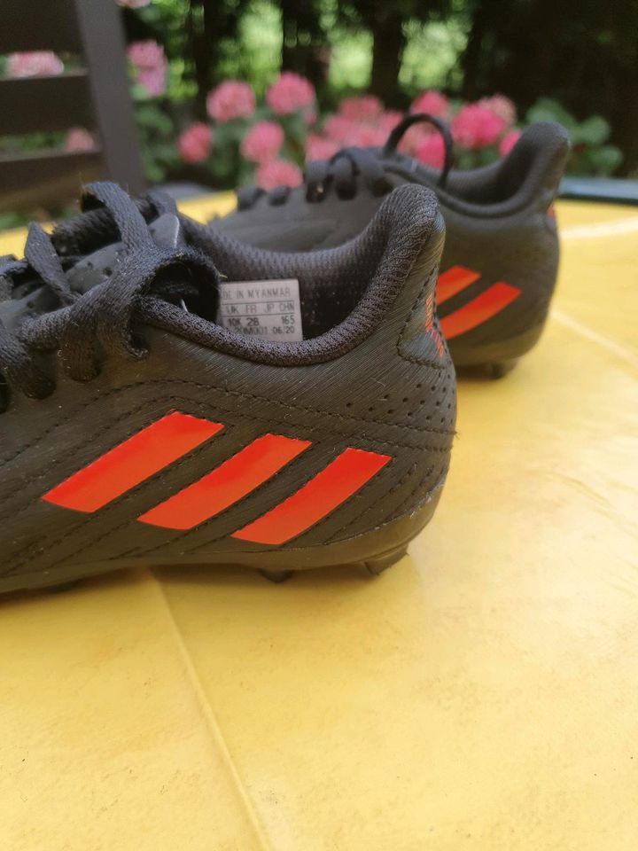 Fussballschuhe Adidas Gr.28 in Paderborn