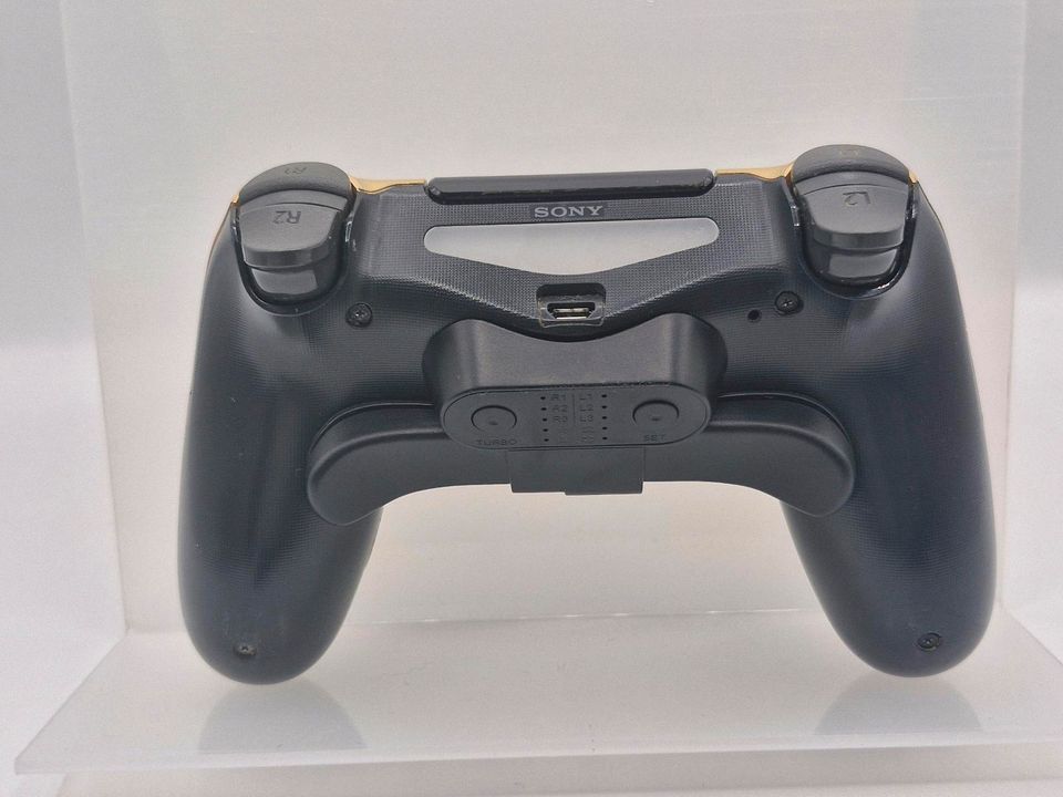 Playstation 4 Scuf Controller Gold in Spenge