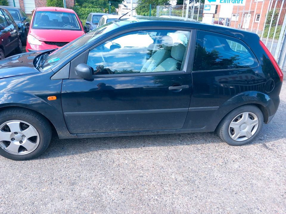 Ford Fiesta MK6 3-Türer schwarz Bj.2003 Schlachtfest 1.4 L 59kw in Hamm