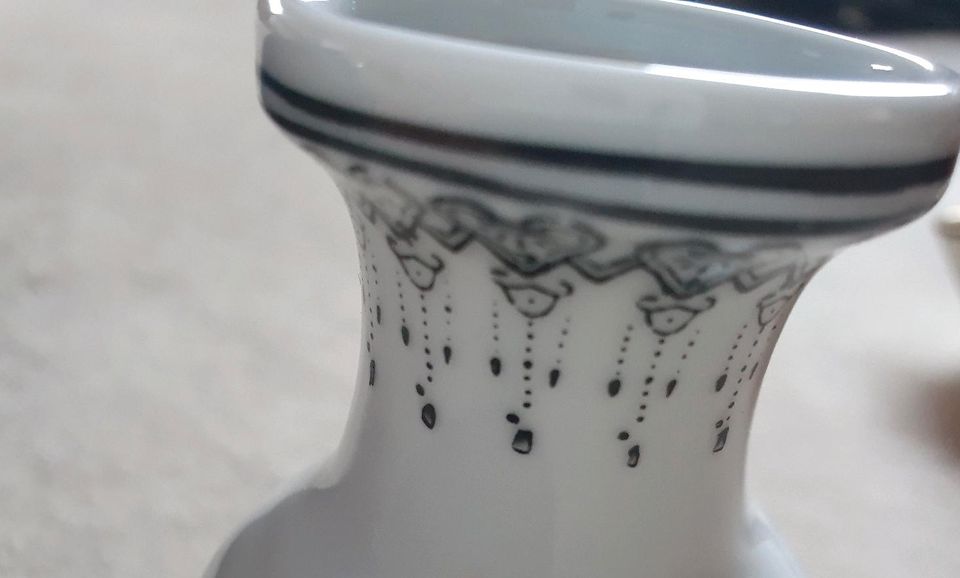 Kleine chinesische Vase handbemalt Vintage in Herrsching