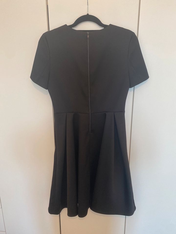 COS Kleid in schwarz | schick | NEU mit Etikett NP 100€ in München