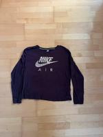 Nike TShirt lila mit goldenem Print Baden-Württemberg - Fellbach Vorschau