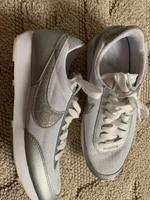 Sneaker/Schuhe Nike Größe 39 weiß/silber Hessen - Witzenhausen Vorschau