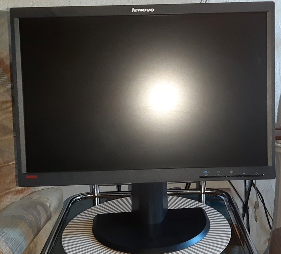 PC Monitor 22 Zoll Lenovo ThinkVision L2251P in Mülheim (Ruhr)