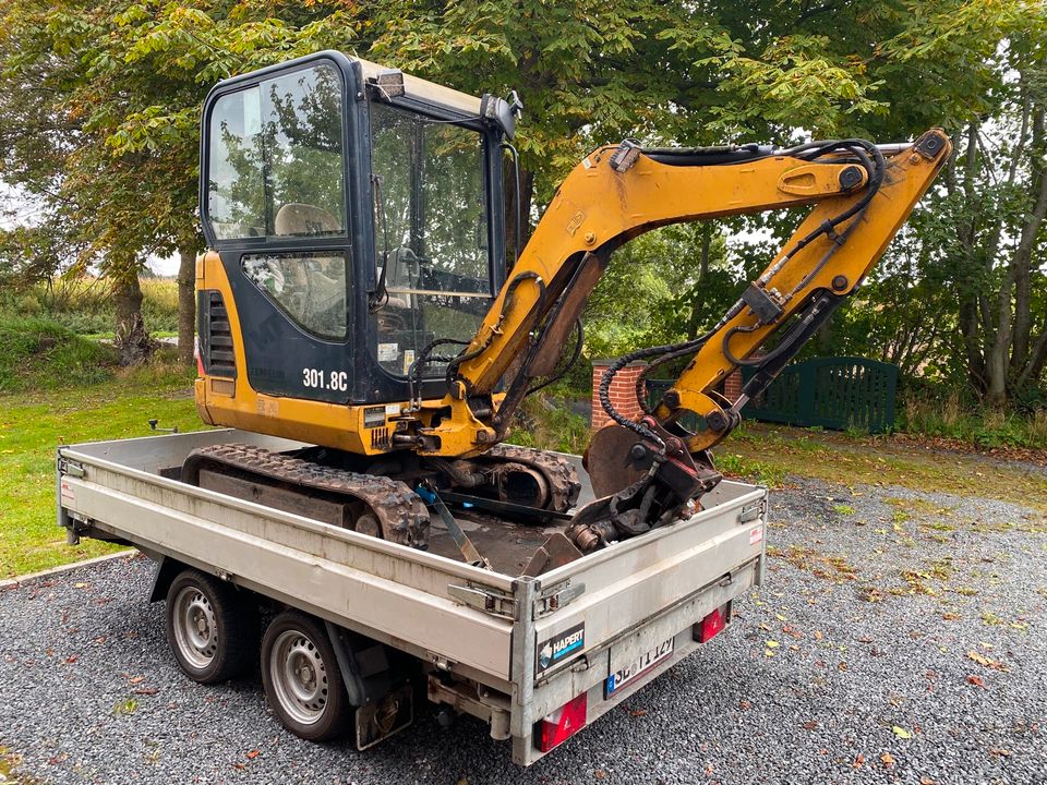 Minibagger CAT 1.8 Tonnen auf Dreiseitenkipper ( Elektrisch ) zu in Jörl