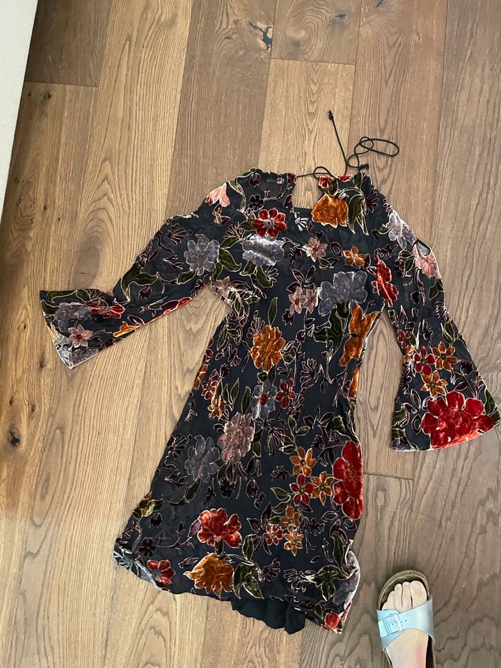 Etro Kleid samt Blumen Floral samt Mini schulterfrei in Berlin