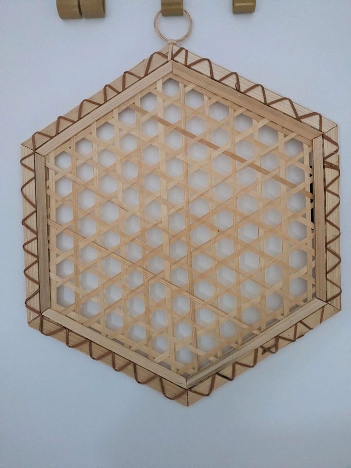 Ring hexagon Bambus rattan in Herne