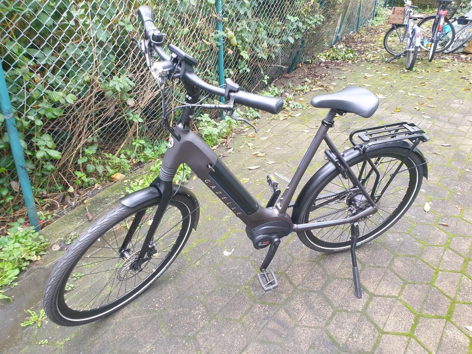 E Bike 28 Zoll Damen GAZELLE Ultemate C5..2022..1747km..500Wh in Langwedel