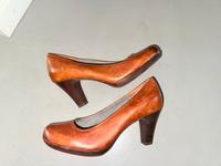 Tamaris Pumps Trichterabsatz Abendschuh echt Leder braun Gr38 1xg Nordrhein-Westfalen - Werne Vorschau