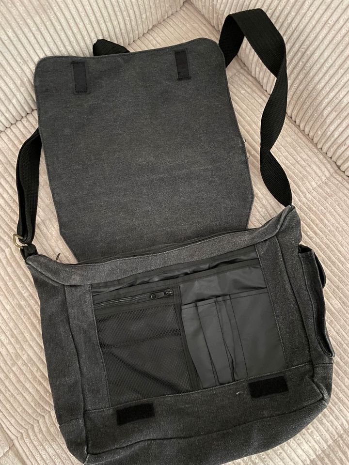 Umhängetasche Laptoptsche Tasche neu in Duisburg